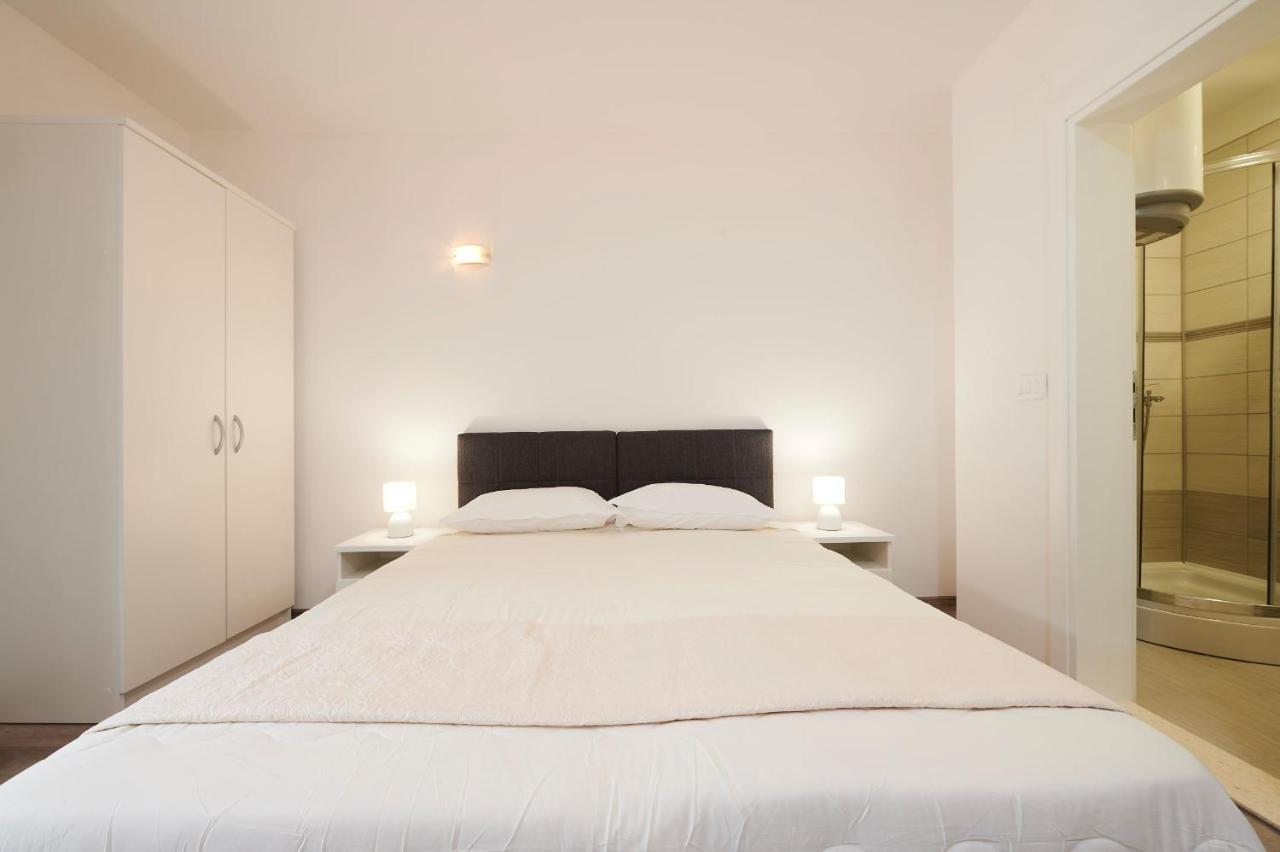 Cutan Apartment Trogir Exterior photo